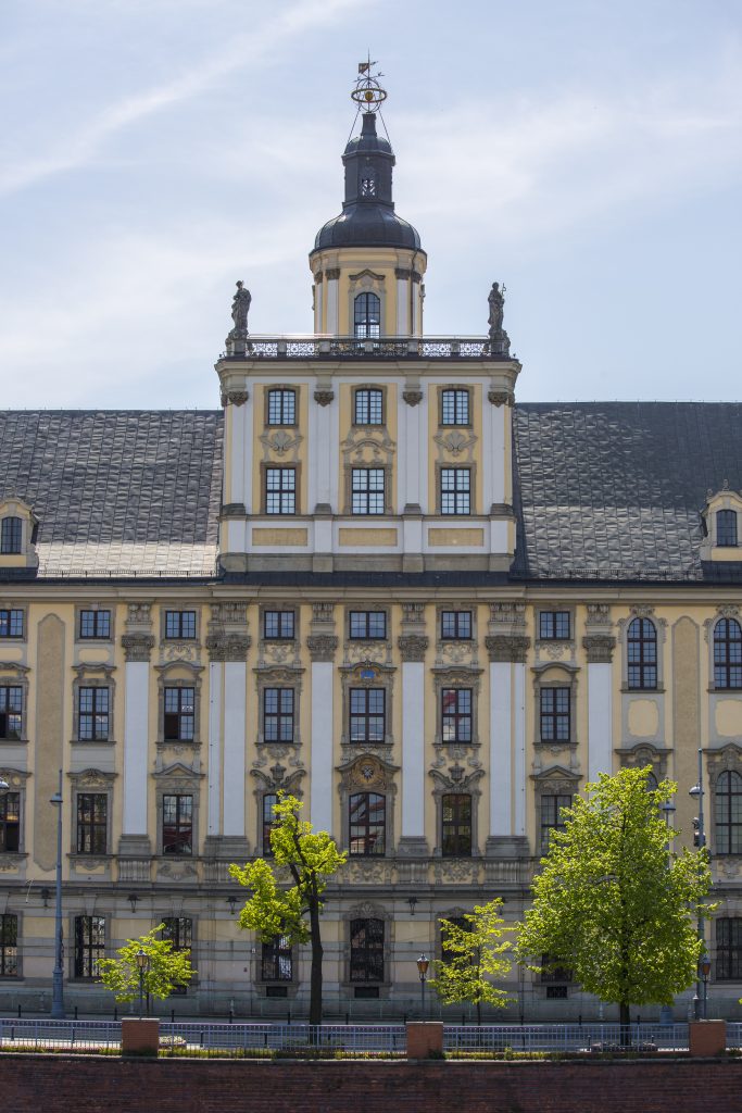 Gmach główny UWr