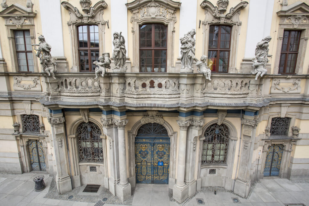 Gmach Główny UWr